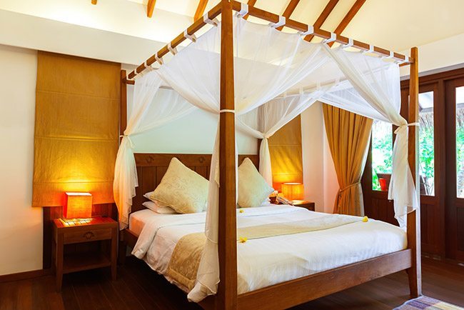 dreamscape-bedroom-photos-on-canvas-canopy-bed