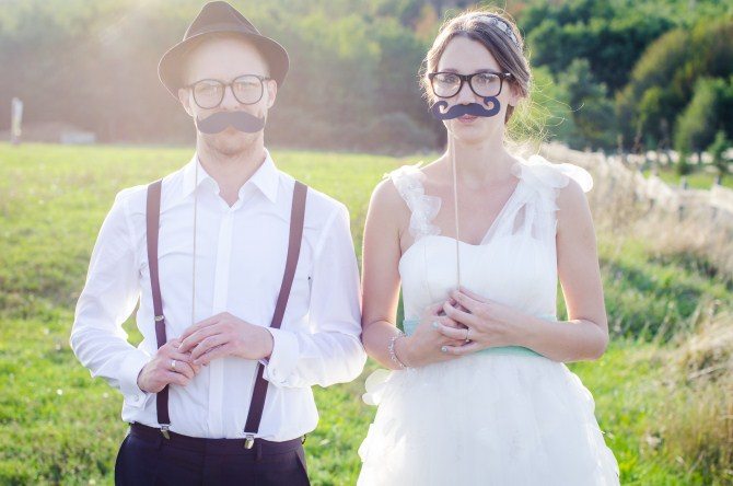 Wedding Photo Ideas - Use Props