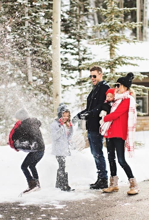 Christmas Photos - Portraits Outside Snow