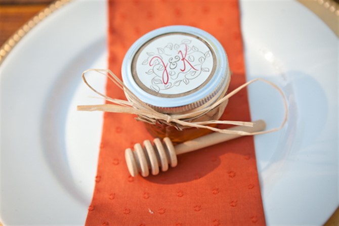 Unique Wedding Favour Ideas - Jar Of Honey