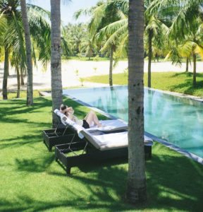 hamptons- outdoor furniture