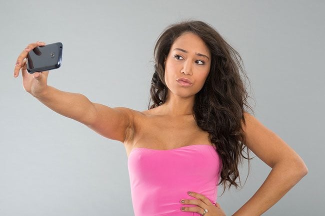 selfie online dating datazione tramite SMS