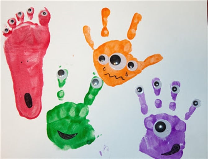 Craft For Toddlers - Eyeball Monsters