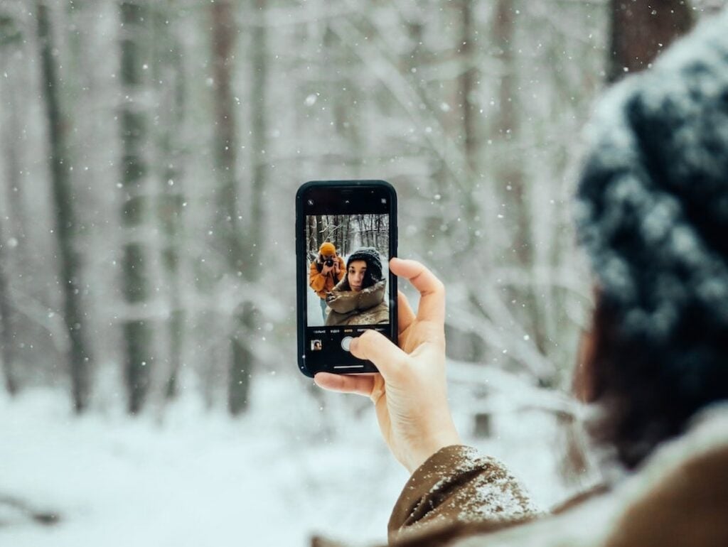 how to take the perfect selfie posing