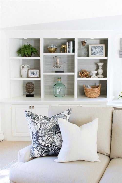Simple Home Decorating Ideas For Your Living Room - Built In Bookcases