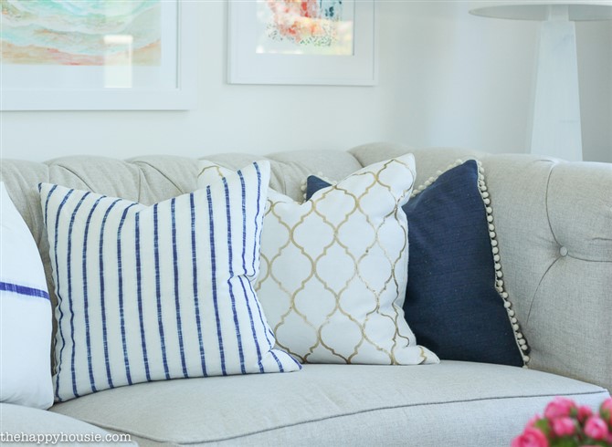 Simple Home Decorating Ideas For Your Living Room - Coastal Style Cushions
