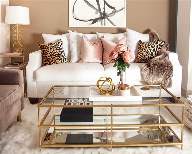 Simple Home Decorating Ideas For Your Living Room - Minimal Chic Details