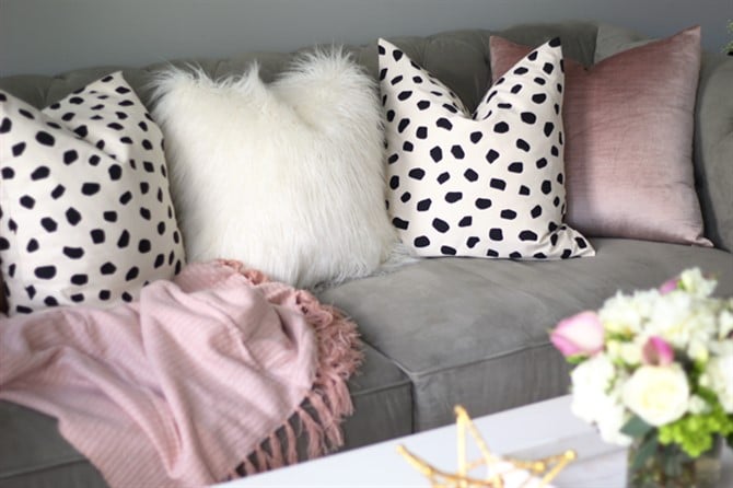Simple Home Decorating Ideas For Your Living Room - Soft And Feminine