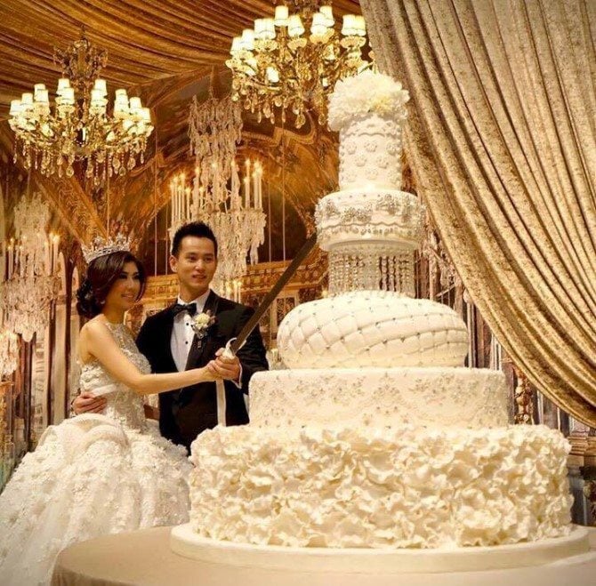 16 Amazingly Unique Wedding Cakes
