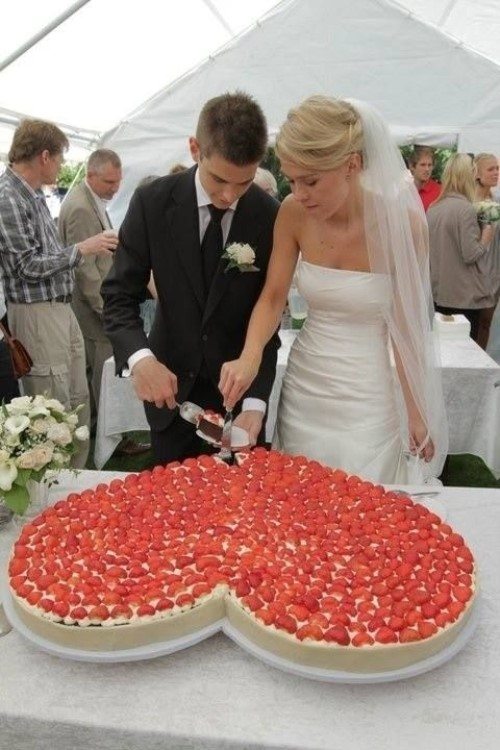 Wedding Cakes - Romantic At Heart